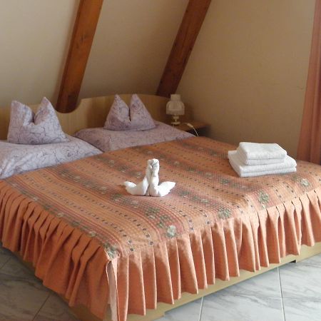 Bed and Breakfast Kristaly Apartman à Hévíz Extérieur photo