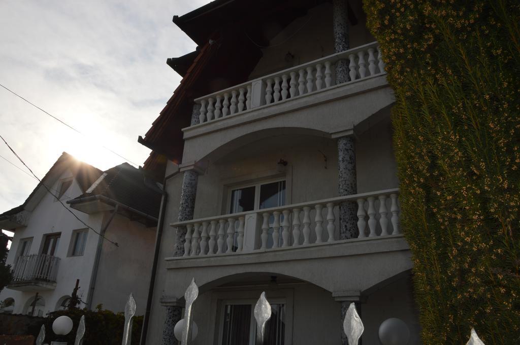 Bed and Breakfast Kristaly Apartman à Hévíz Extérieur photo