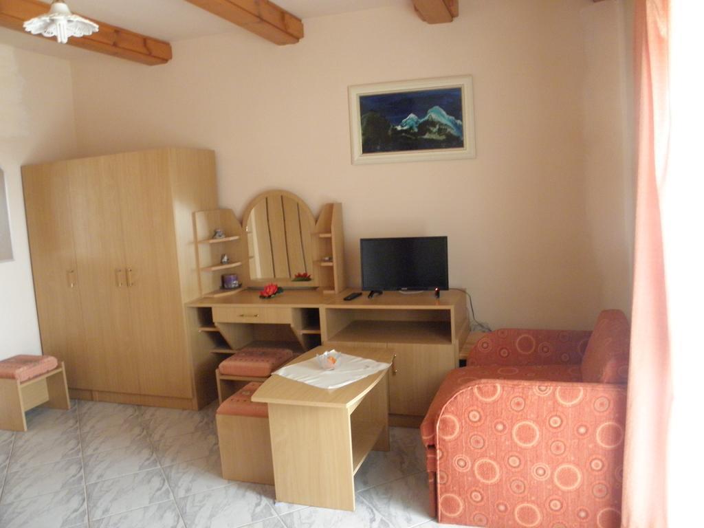 Bed and Breakfast Kristaly Apartman à Hévíz Extérieur photo
