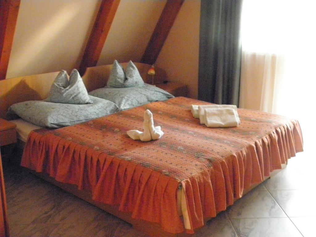 Bed and Breakfast Kristaly Apartman à Hévíz Extérieur photo