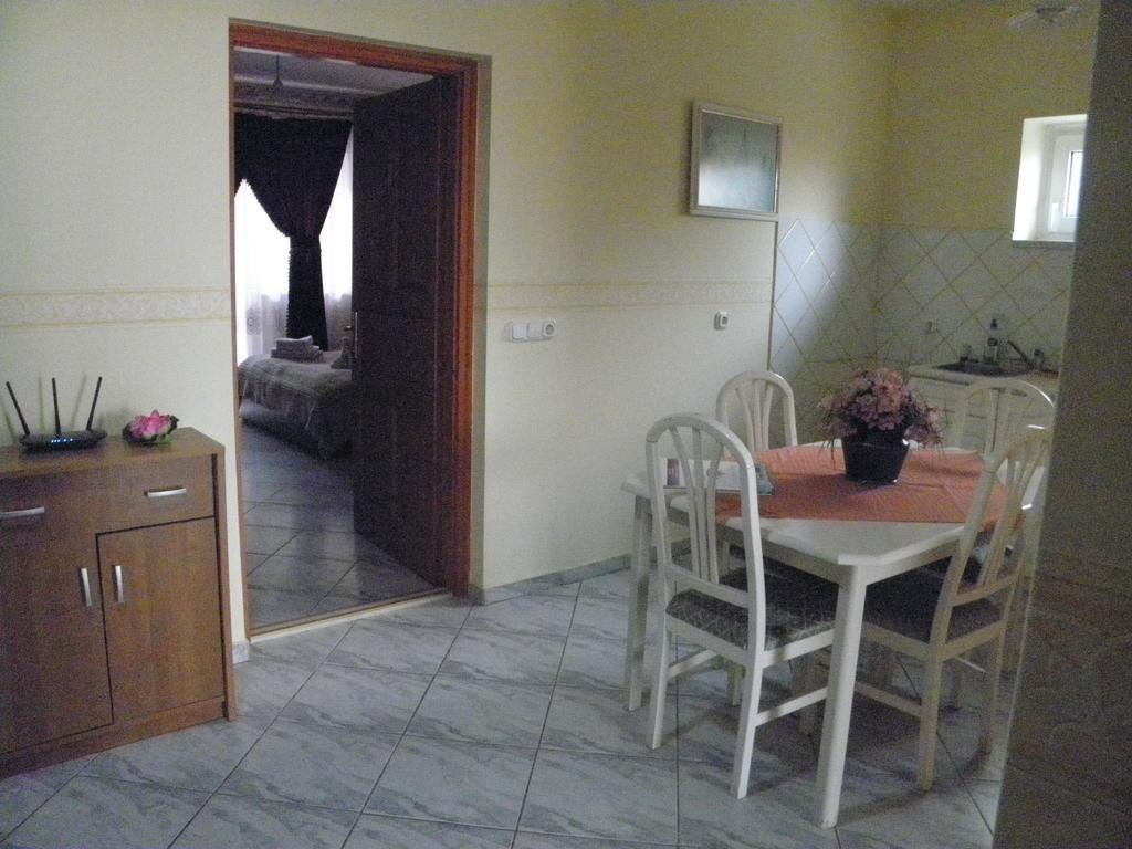 Bed and Breakfast Kristaly Apartman à Hévíz Extérieur photo