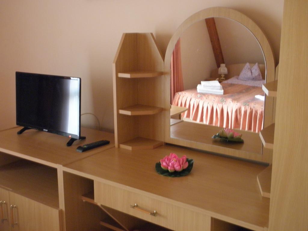 Bed and Breakfast Kristaly Apartman à Hévíz Extérieur photo