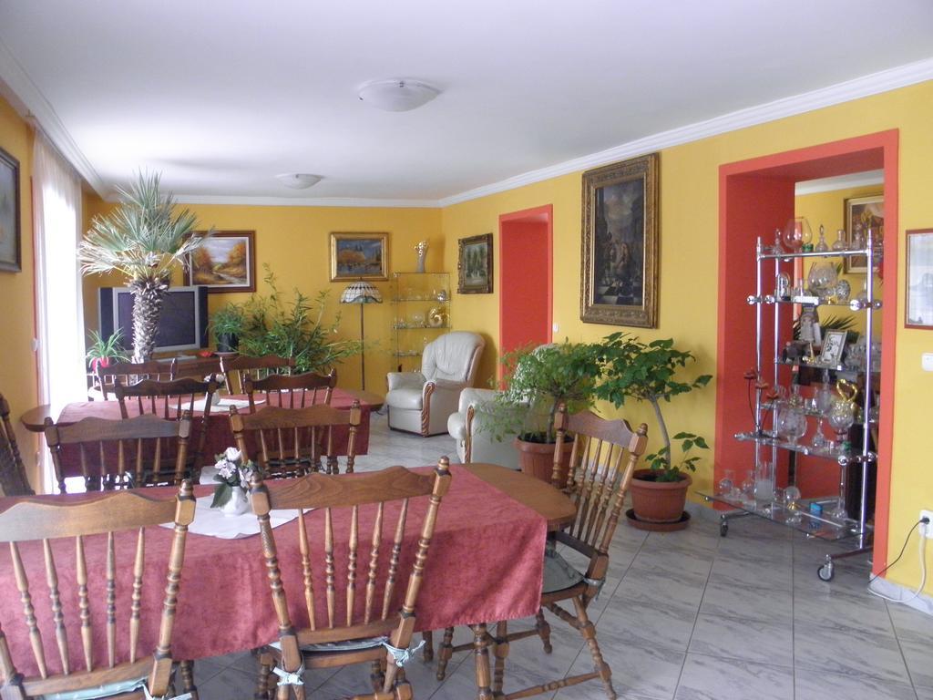 Bed and Breakfast Kristaly Apartman à Hévíz Extérieur photo