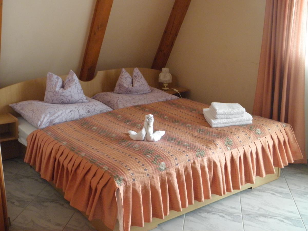 Bed and Breakfast Kristaly Apartman à Hévíz Extérieur photo